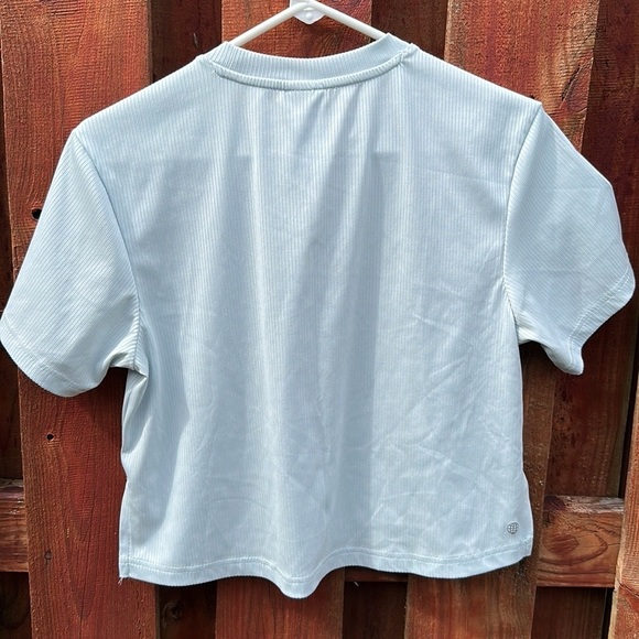 Adidas Women’s Performance Tee Size XS - Picture 6 of 10